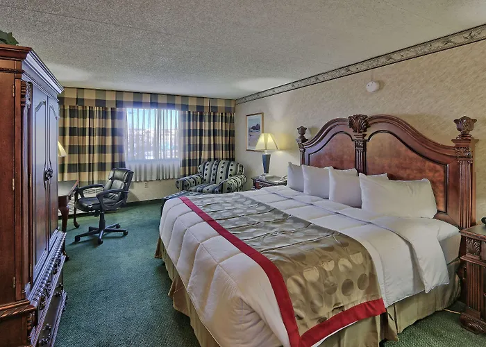 Ramada By Wyndham Albuquerque Midtown