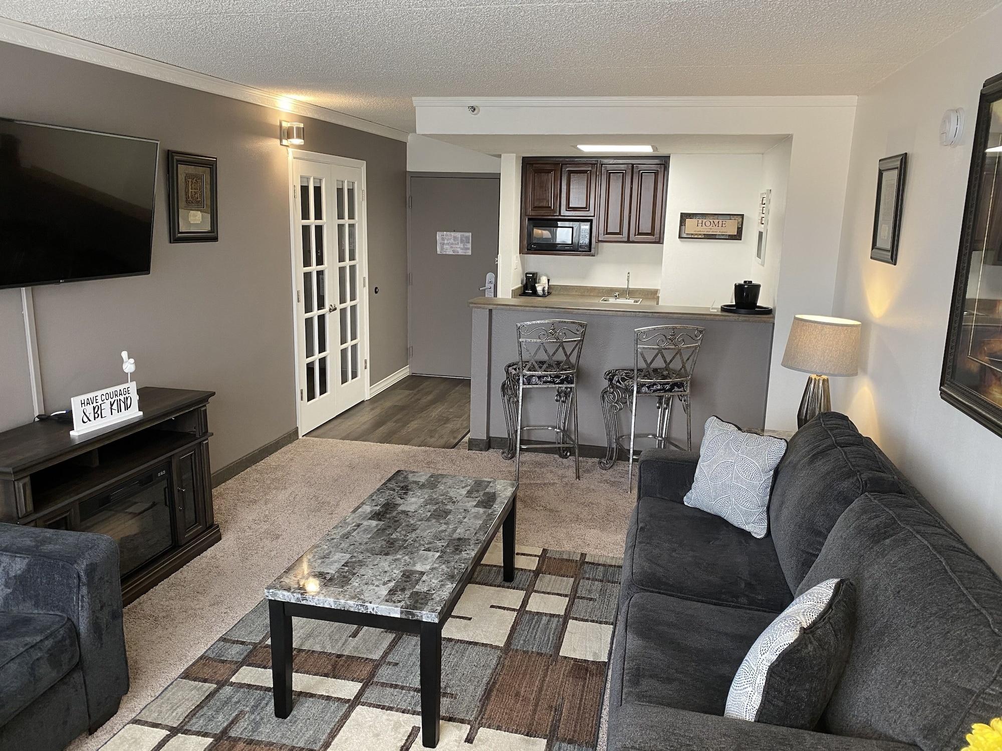 Hotel Ramada By Wyndham Midtown 4*