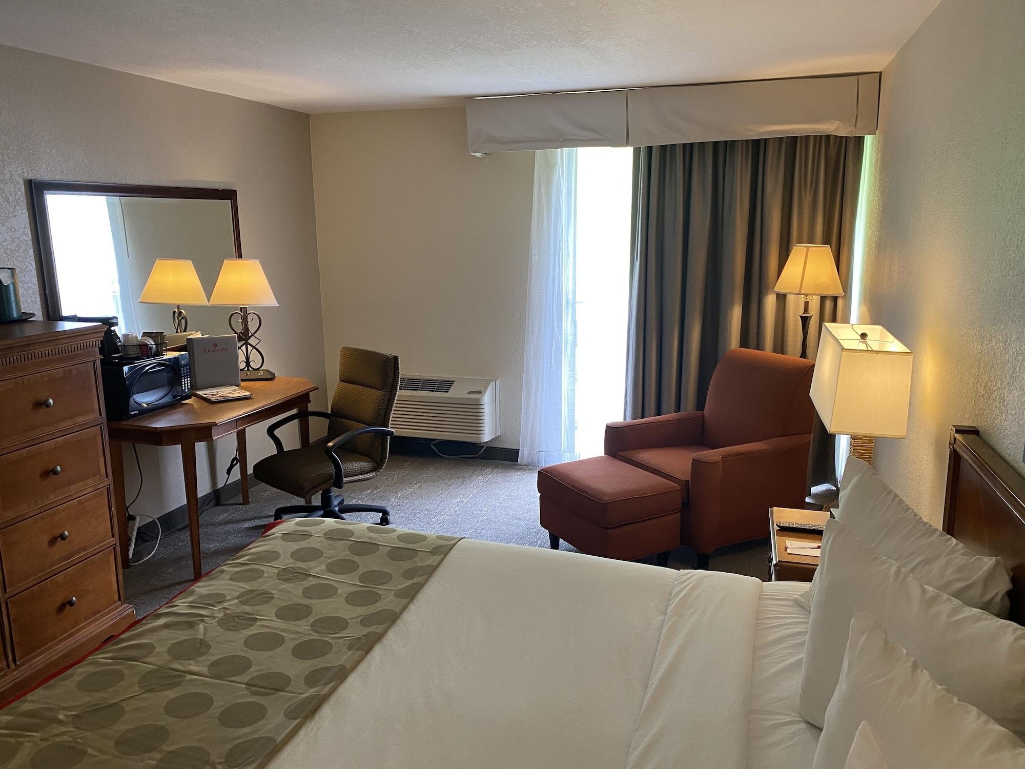 Hotel Ramada By Wyndham Midtown
