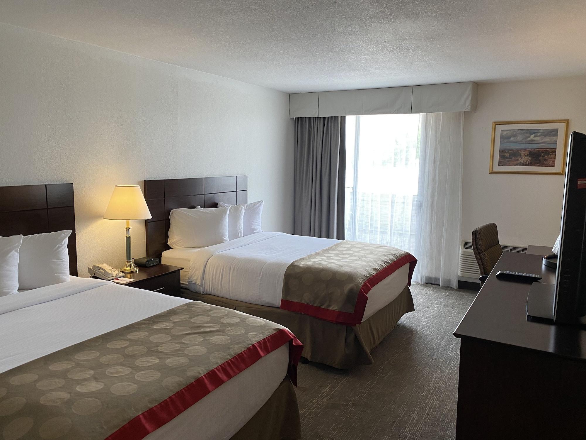 Ramada By Wyndham Midtown 4*
