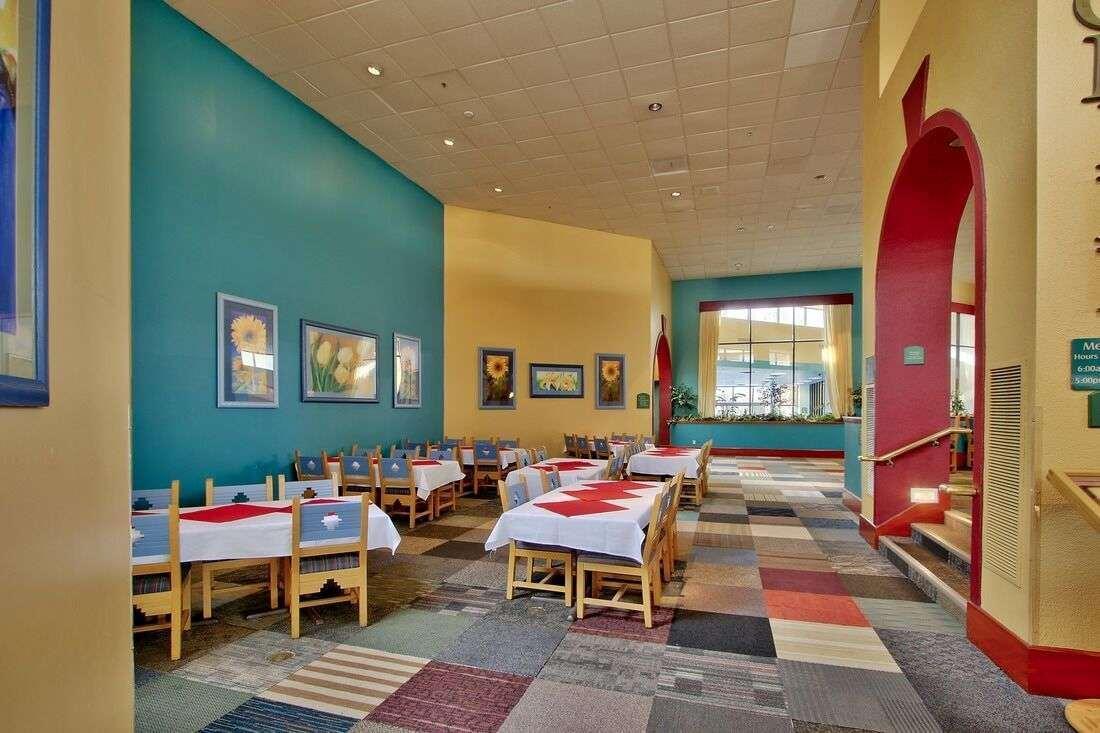 Hotel Ramada By Wyndham Midtown 4*