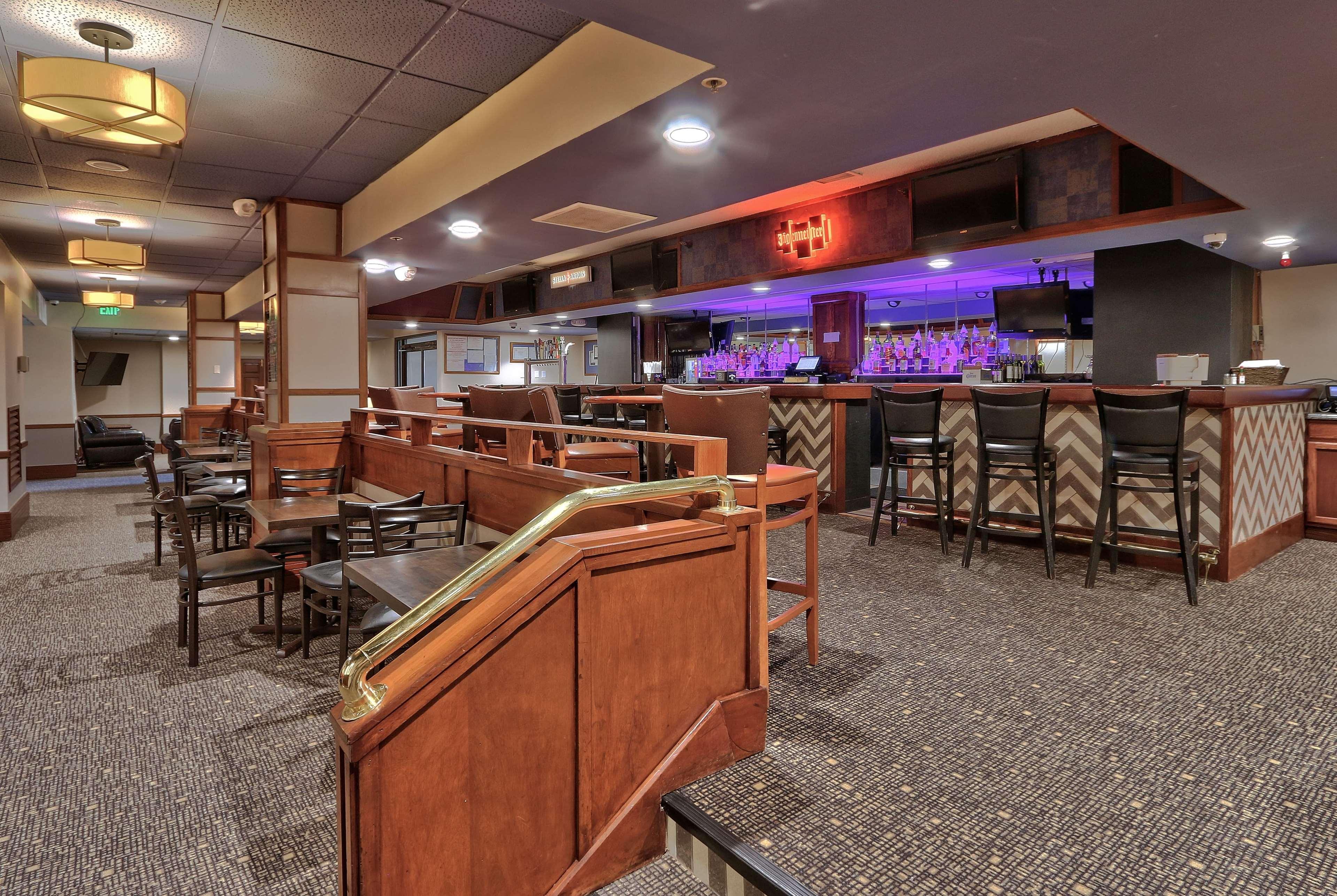 Ramada By Wyndham Midtown 4*