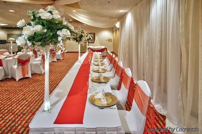 Ramada By Wyndham Midtown Hotel 4*