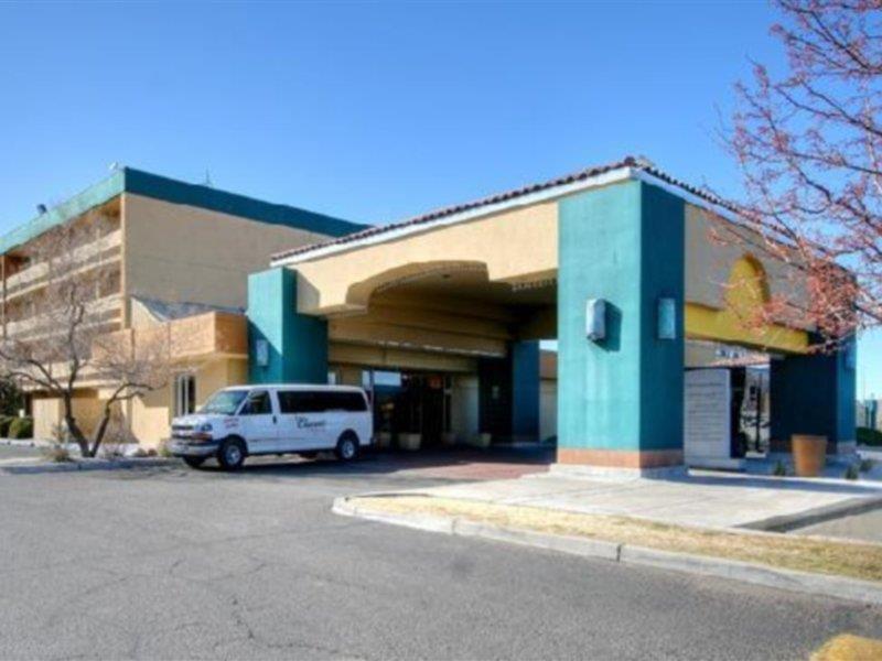Hotel Ramada By Wyndham Midtown