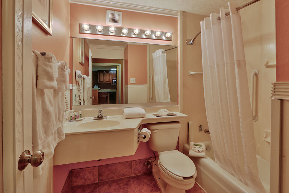 Ramada By Wyndham Midtown Hotel