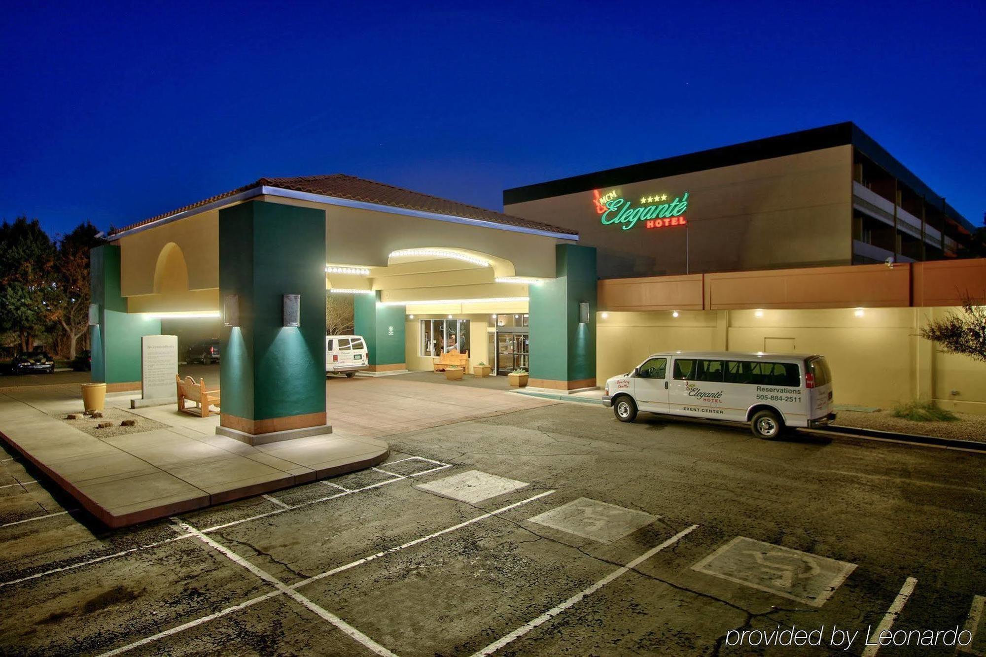 Hotel Ramada By Wyndham Midtown 4*