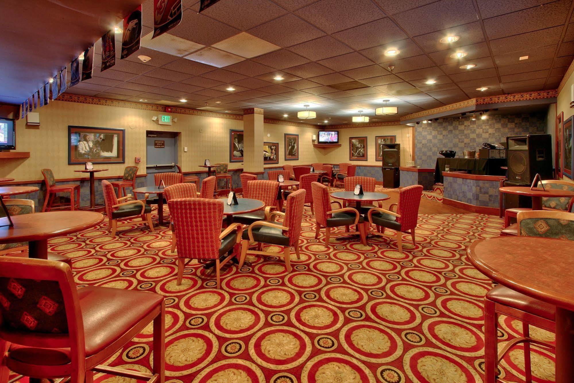 Ramada By Wyndham Midtown 4*