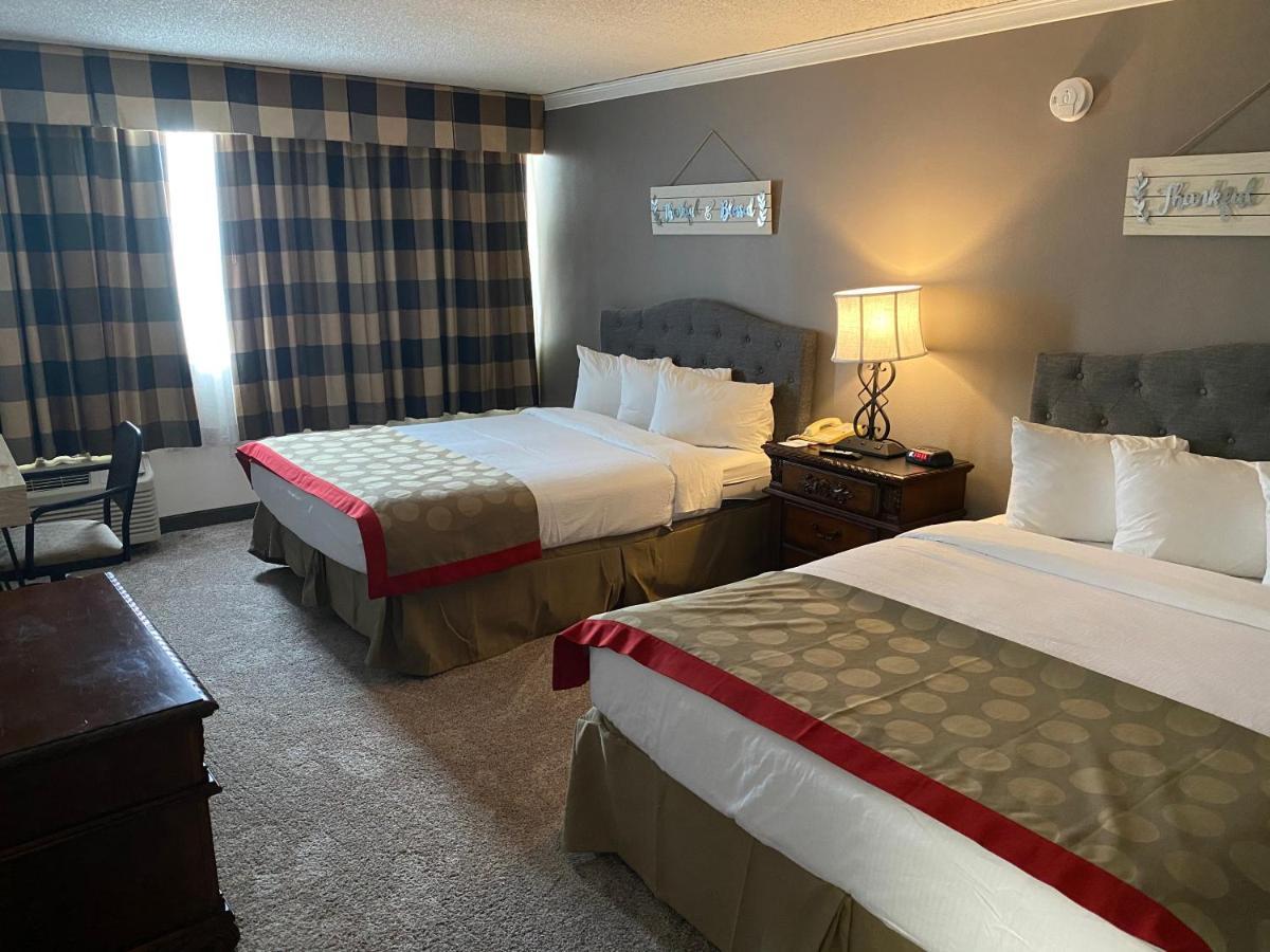 Ramada By Wyndham Midtown Hotel 4*