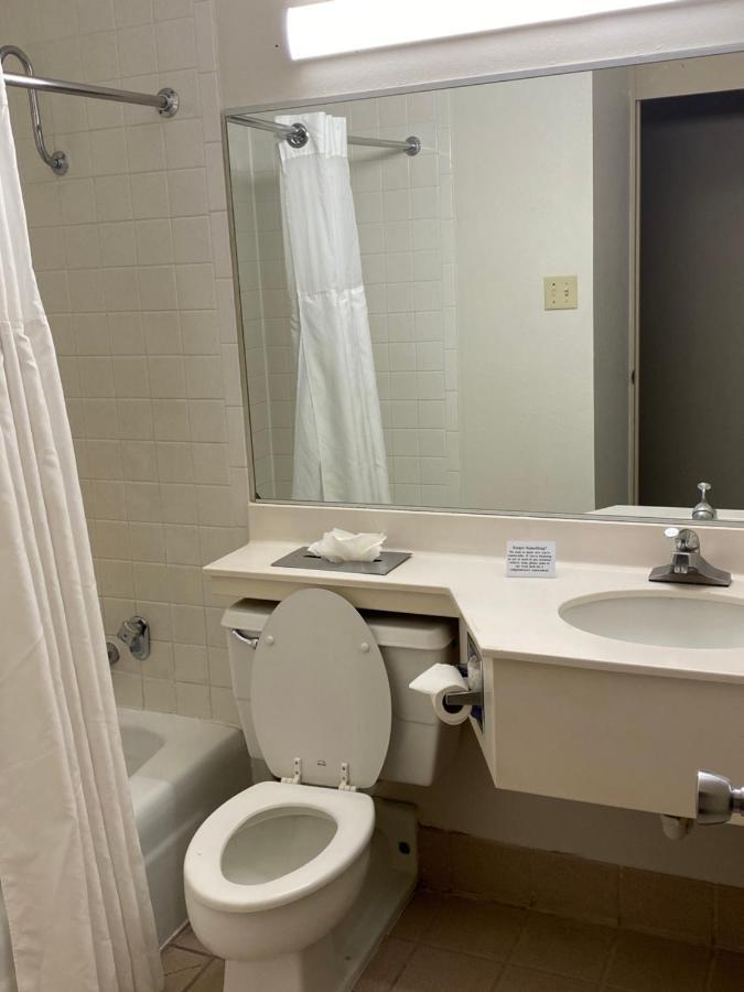 Ramada By Wyndham Midtown Hotel Albuquerque